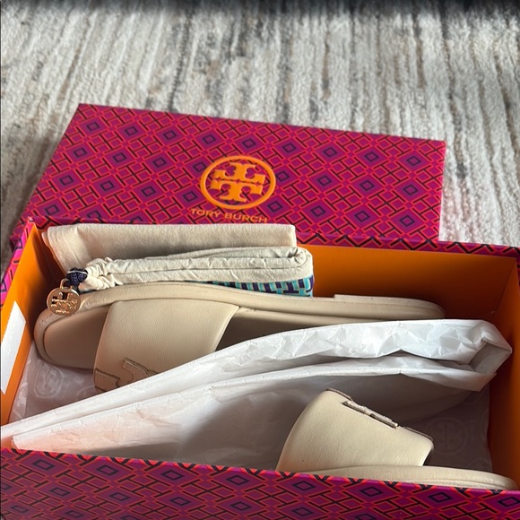 Tory Burch Cream Sandals with Double T Logo - Picture 7 of 7